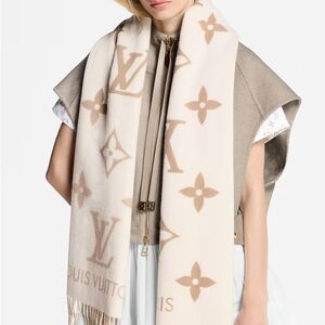 Louis Vuitton Cashmere Scarf M78123 New with Gift Box and Gift Bag